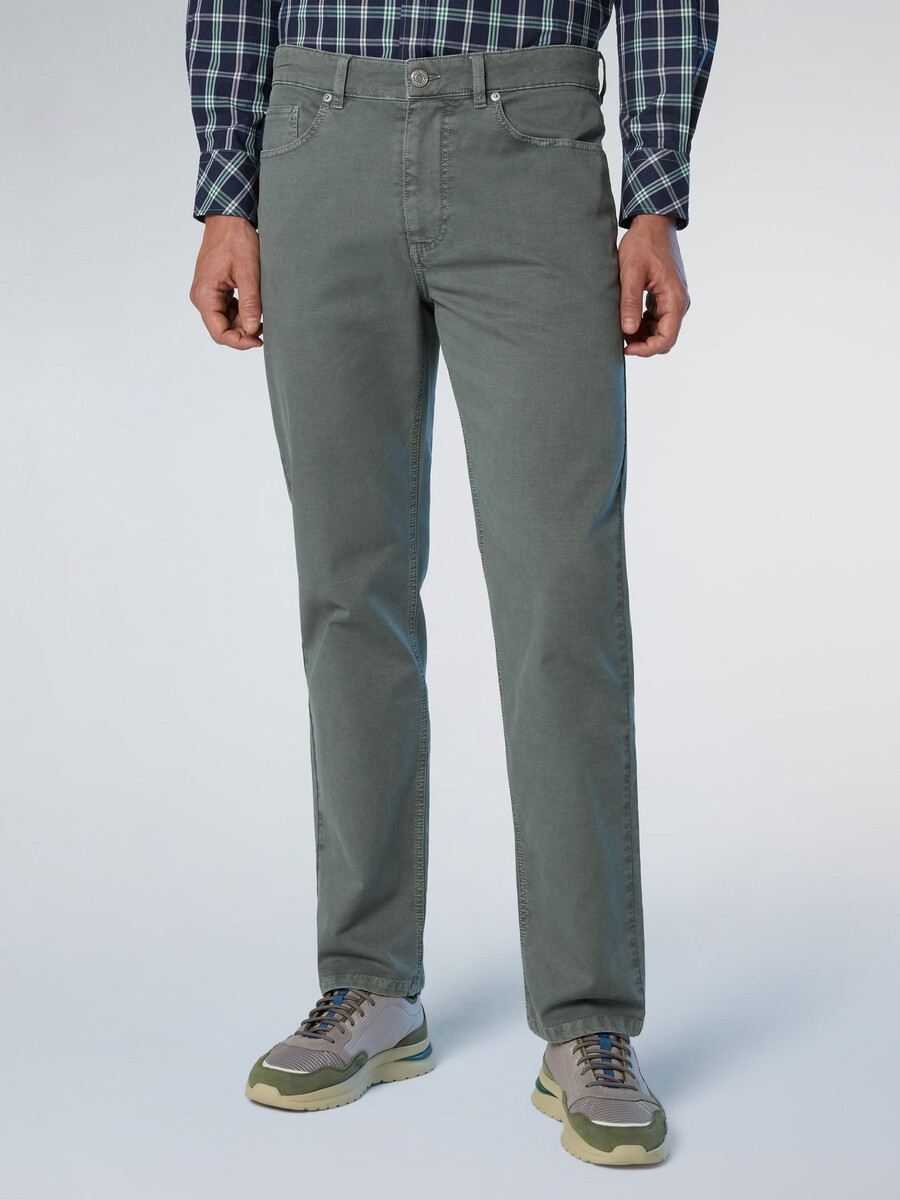calça de sarja quebrada com 5 bolsos