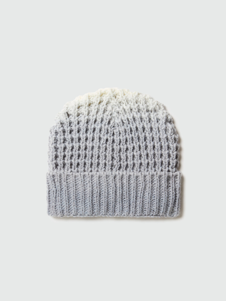 gorro de alpaca desbotado