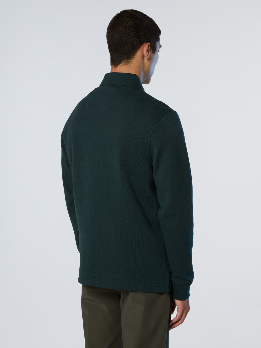 camisa polo com bolso no peito
