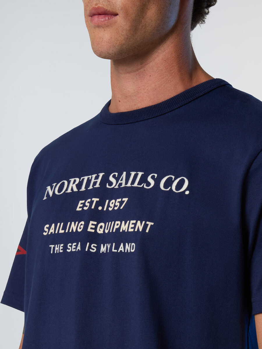 camiseta com estampa náutica