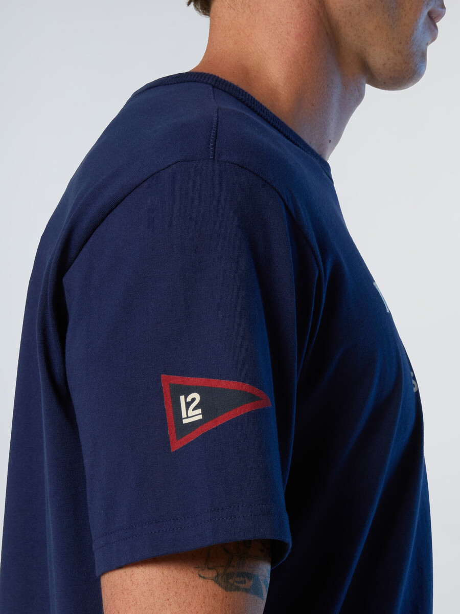 camiseta com estampa náutica