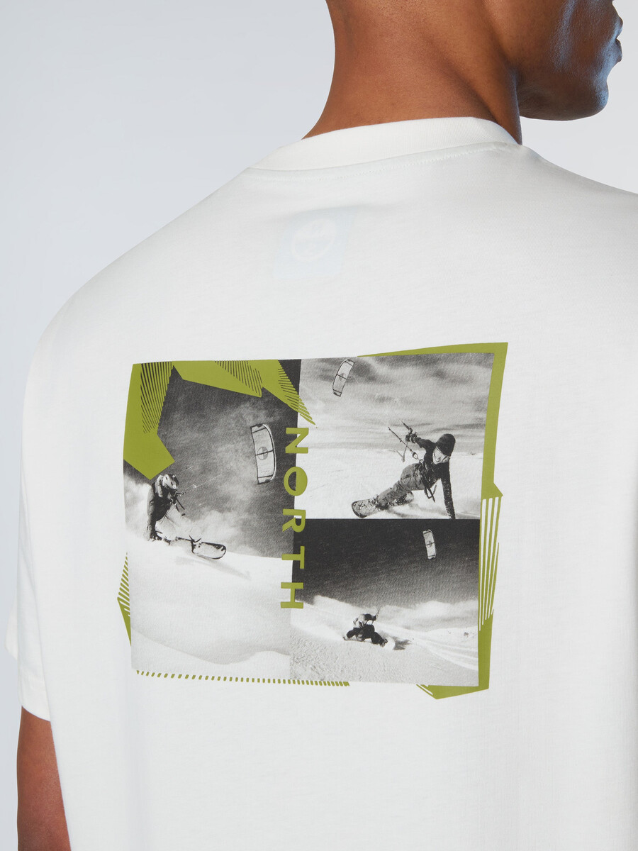 camiseta com estampa gráfica