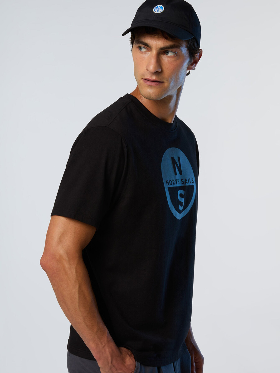 camiseta com estampa maxi