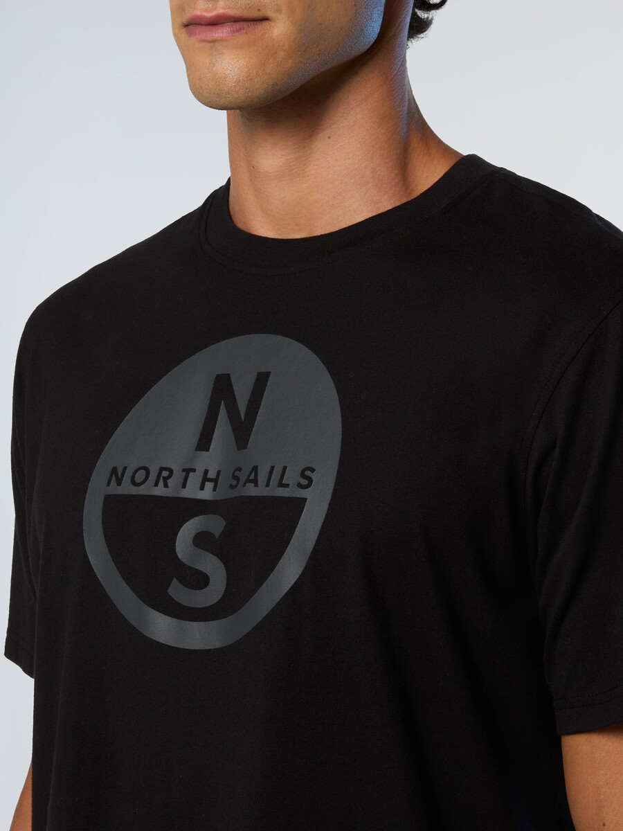camiseta com estampa maxi