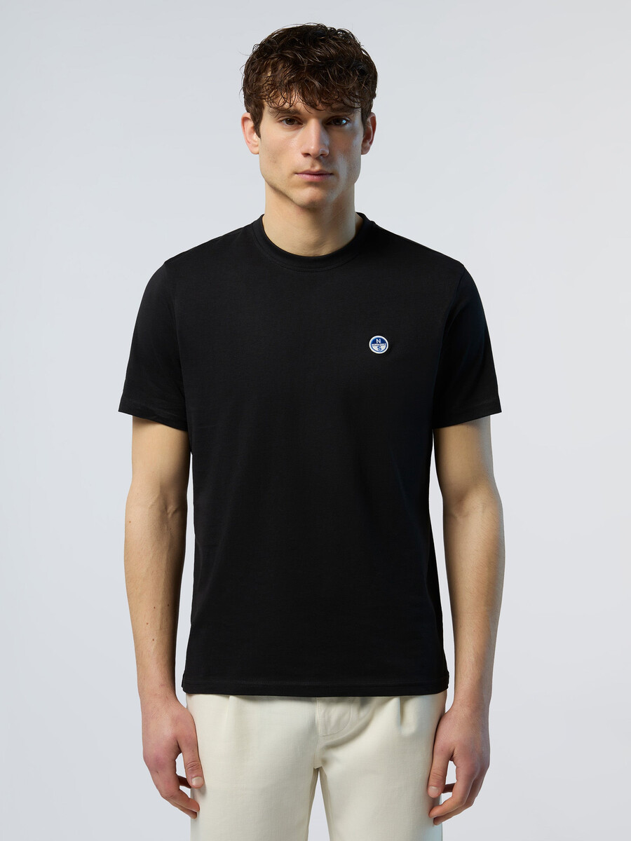 camiseta com patch de logotipo